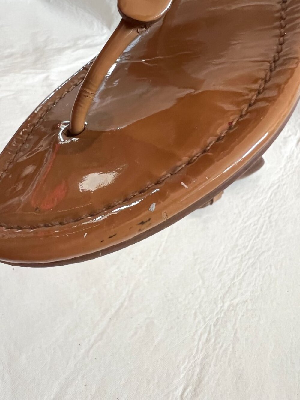 Tory Burch sandals miller flat flip flop tan patent leather size 8 monogram - Picture 8 of 12